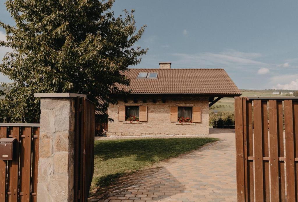 Honey Home Bistriţa Екстериор снимка