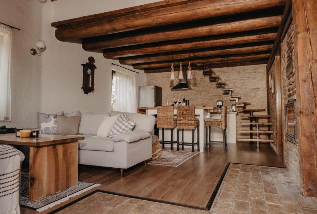 Honey Home Bistriţa Екстериор снимка
