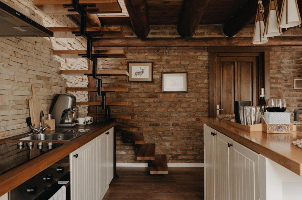 Honey Home Bistriţa Екстериор снимка